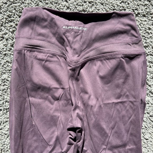 Alphalete harmony leggings in black plum - Picture 3 of 3
